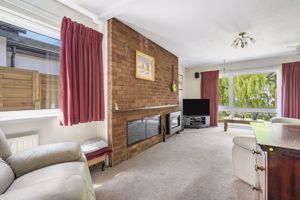 Lounge/Diner- click for photo gallery